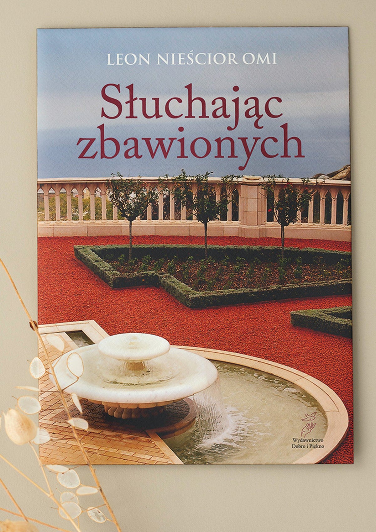 SŁUCHAJĄC ZBAWIONYCH